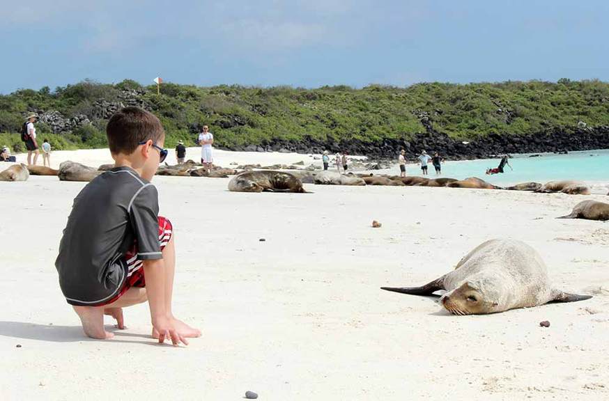 G Adventures welcomes Galapagos plastics ban