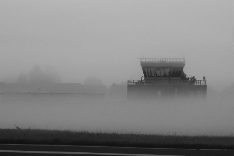 Fog causes flight cancellations and delays