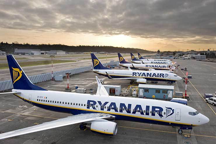 Ryanair to continue slashing fares for winter