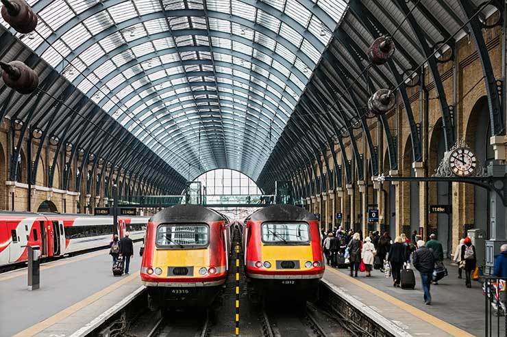 Railway workers vote for national strike action