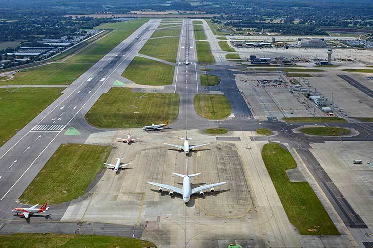 Gatwick unveils runway plan to boost capacity to 75 million