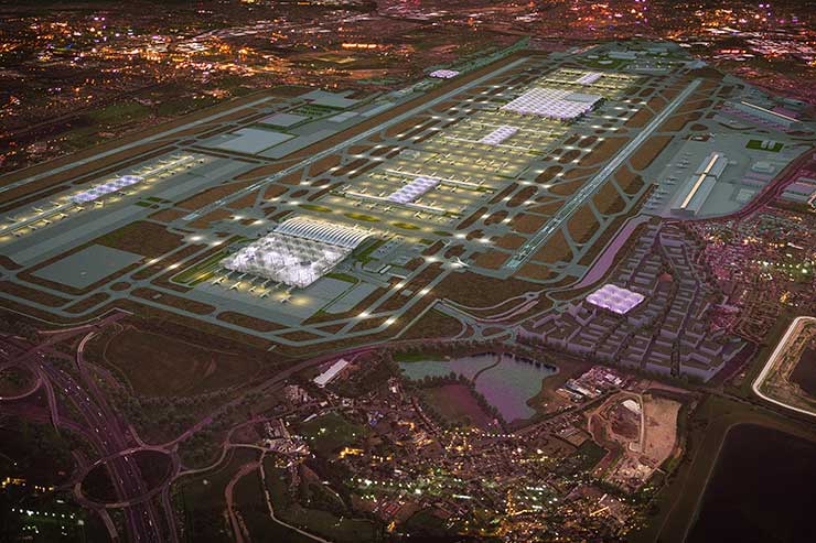 Willie Walsh calls Heathrow expansion 'ridiculous glory project'