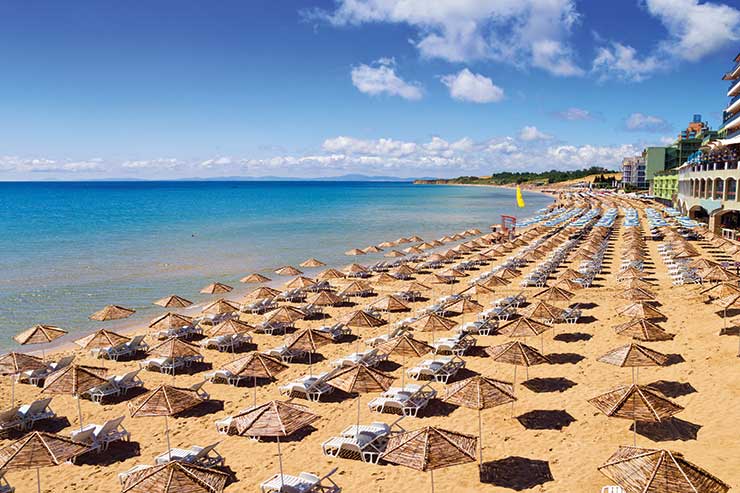 Bulgaria bans UK holidaymakers on eve of green list switch