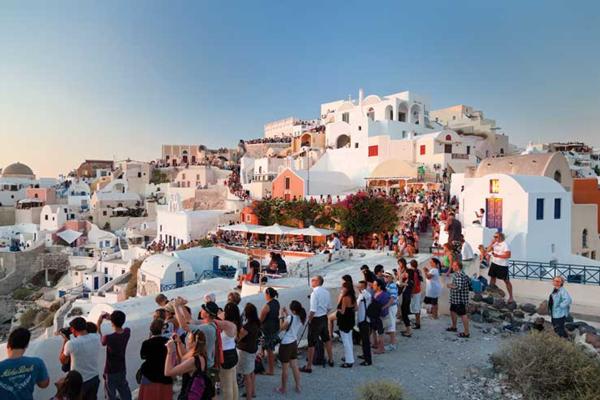 Authorities issue seismic activity warning for Santorini