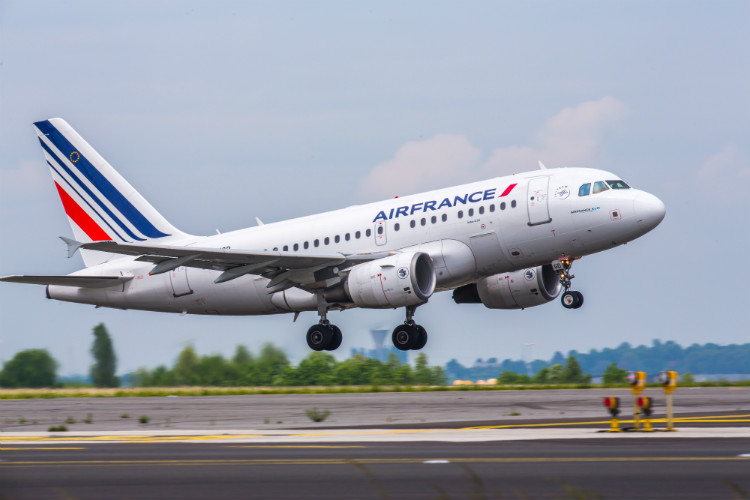 AccorHotels renews interest in Air France stake