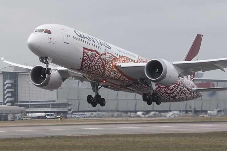 Qantas to operate UK flights via Darwin until June