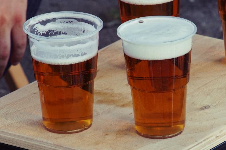 Govt calls for evidence on impact of pre-flight drinking