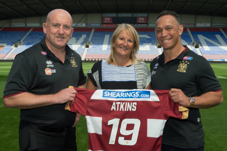 Shearings renews Wigan Warriors partnership for 2019