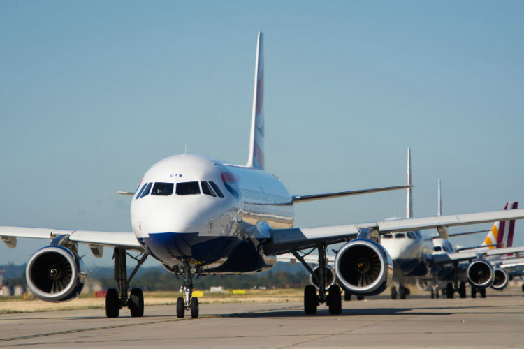 Heathrow expansion should be stopped, says report