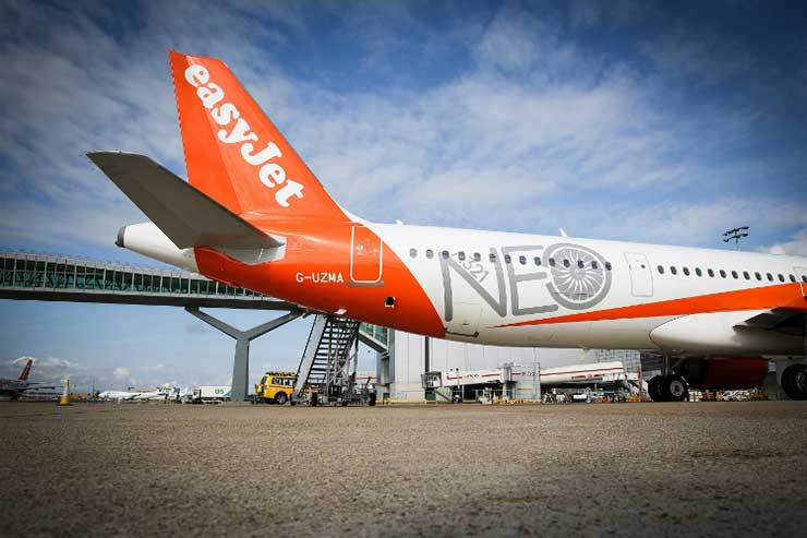 EasyJet raises £608 million by selling 23 aircraft