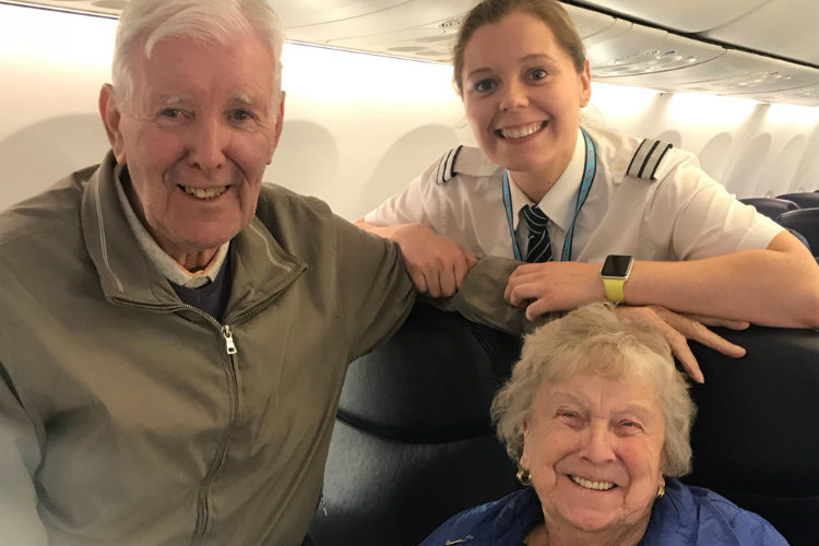 Heartwarming moment Tui pilot welcomes own grandparents onboard