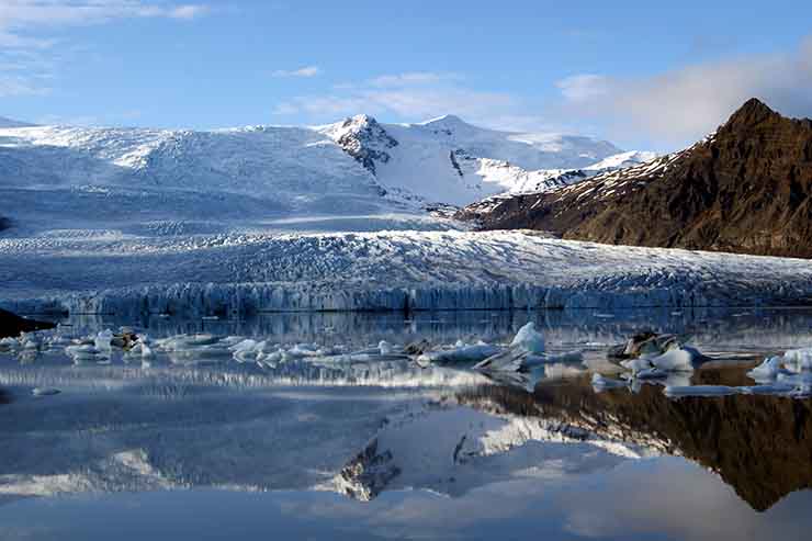 3. Land of Volcanoes & Glaciers