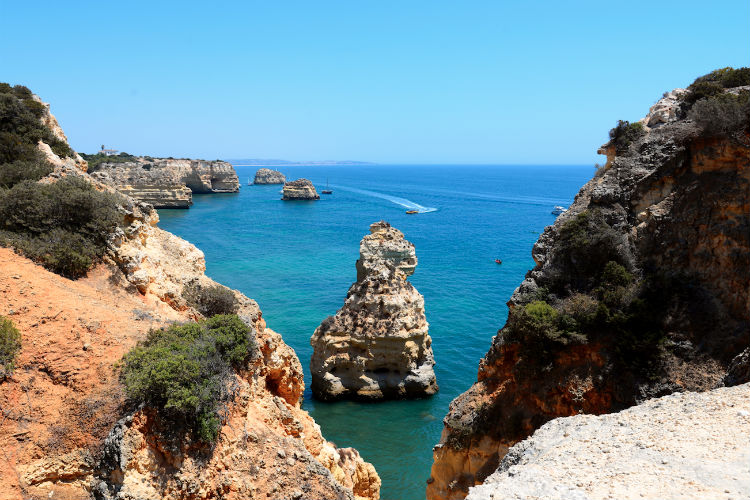 Algarve relaunches training courses during lockdown