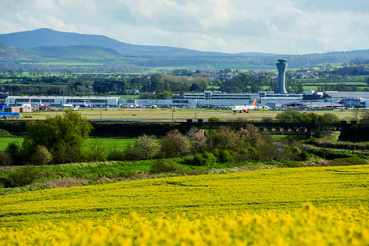 Edinburgh airport cites axed Ryanair route for stalling passenger numbers