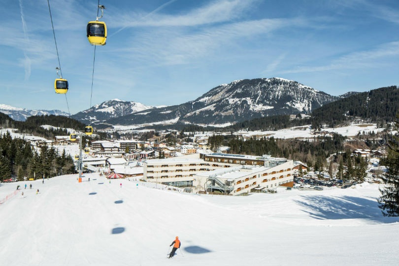 Austria closes to tourists weeks before start of ski season