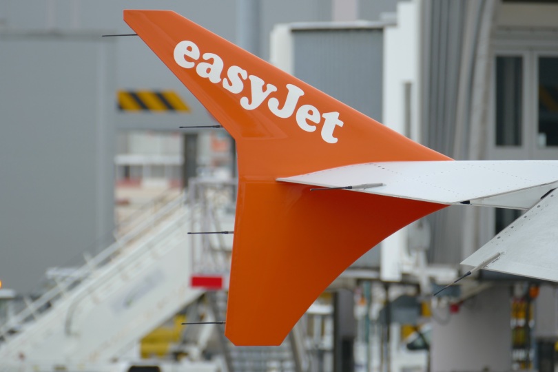 easyJet donates 35,000 snacks to Help NHS Heroes