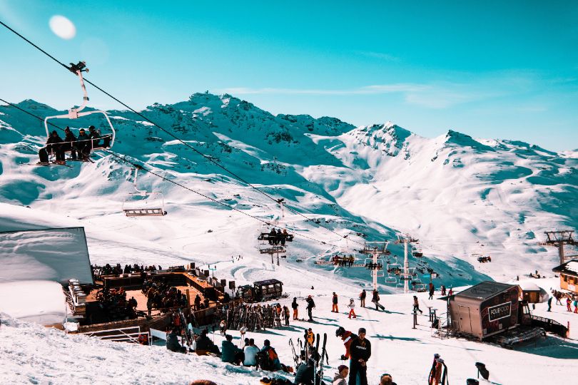 Crystal suspends French ski departures following Omicron curbs