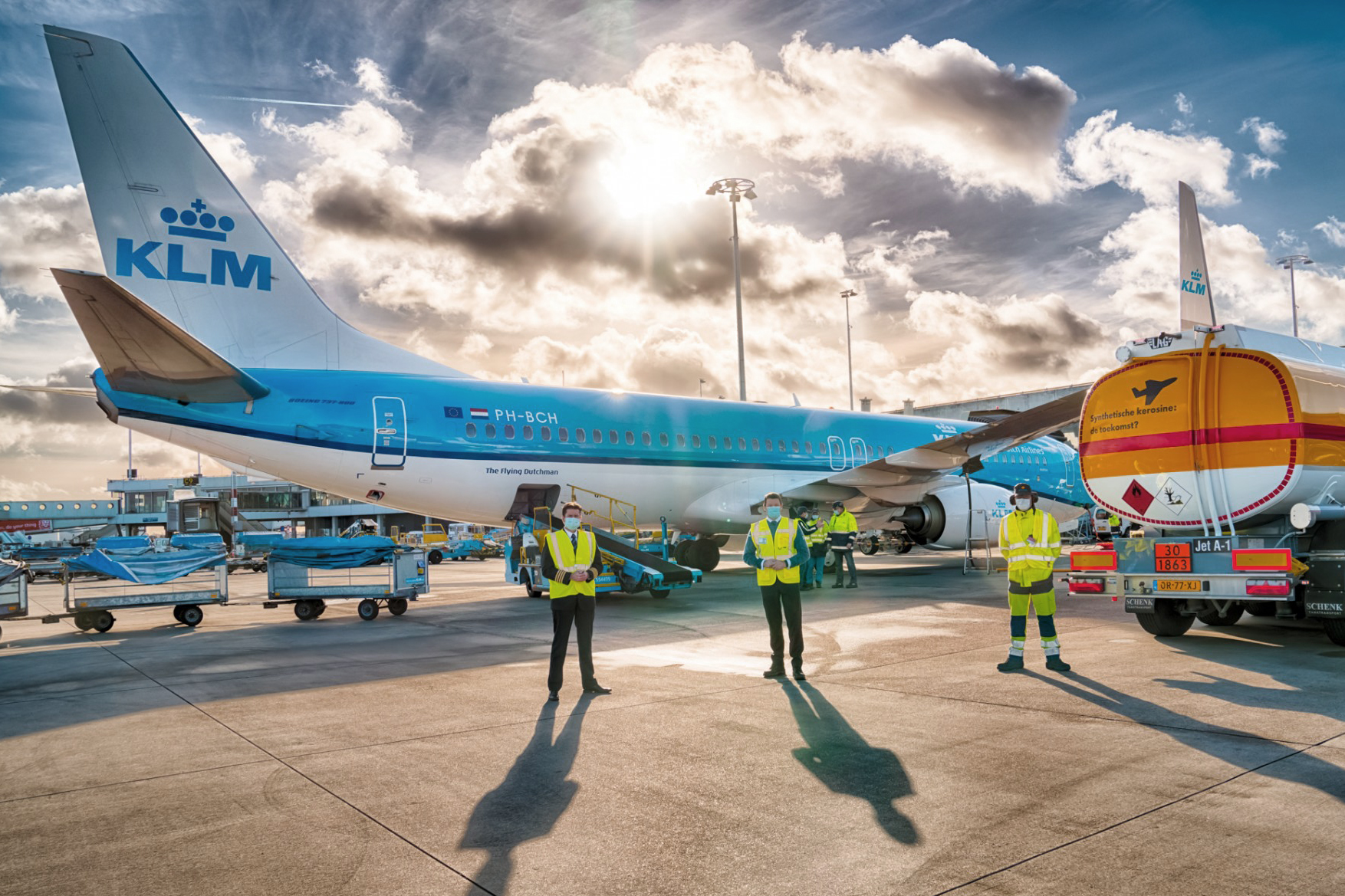 KLM carries first passengers using sustainable fuel mix