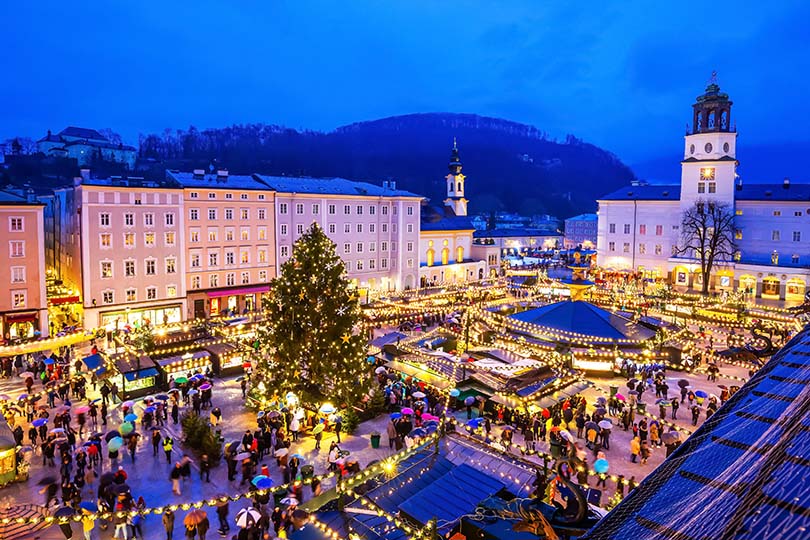 Riviera visits the Christmas market in Salzburg, Austria