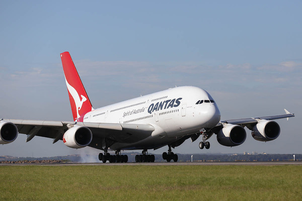 Qantas says fares will remain high as it returns to profit