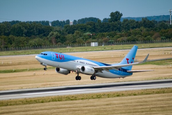 Body found in undercarriage of Tui aircraft at Gatwick