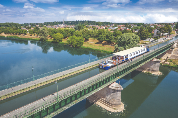 European Waterways' 'travel bubbles' inspire record sales figures