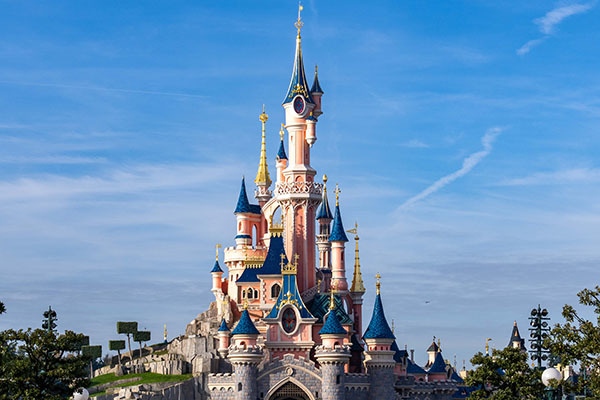 Walt Disney sees theme parks bounce back despite US dip