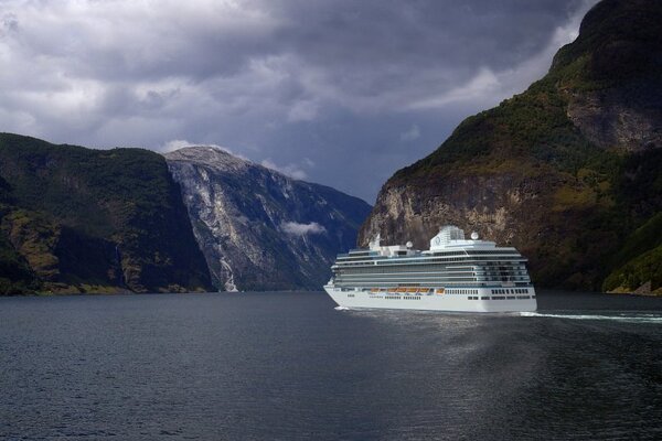Oceania Cruises hopeful of UK 'halo effect' with Vista launch