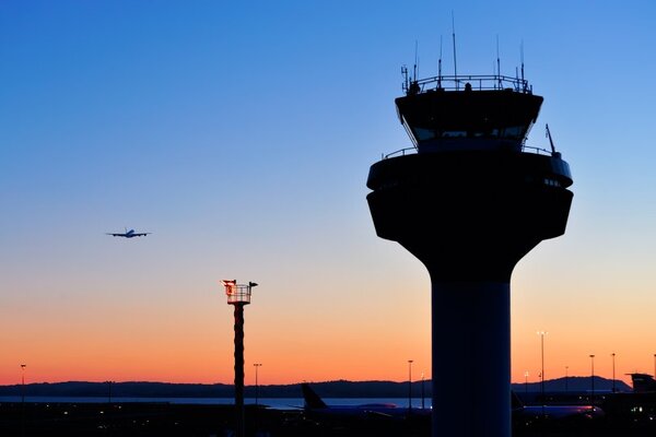 Renewed calls for Nats boss to resign after Gatwick hit by fresh ATC outage