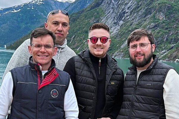 Cunard hosts 18 agents on first Alaska fam trip