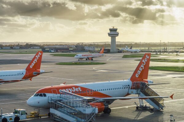 Gatwick forced to cap flights due to air traffic control staff shortages