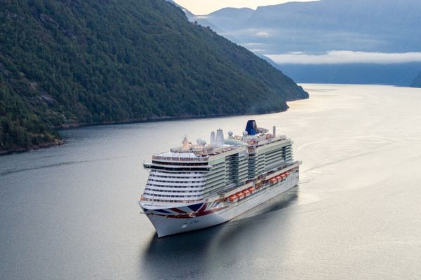 P&O Cruises bans embarking passengers from bringing beer and spirits onboard