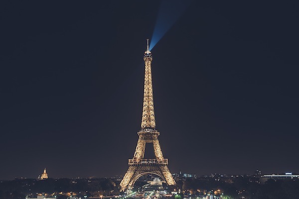 Paris placed on terror alert after tourist killed near Eiffel Tower