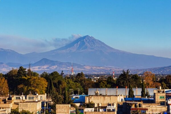 Mexico volcano eruption triggers Foreign Office flight disruption warning
