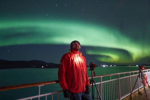 Hurtigruten welcomes world's first ‘chief aurora chaser’ to Northern Lights cruise