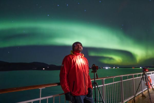 Tom Kerss joins Hurtigruten as a Northern Lights expert 