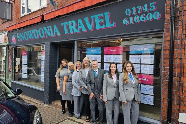 'Lucky' ex-Cook agent expands his agency Snowdonia Travel to second store
