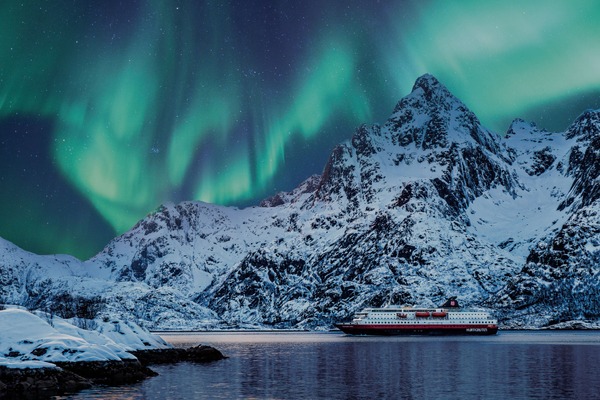 Hurtigruten and TIPTO partner to launch biggest-ever fam giveaway