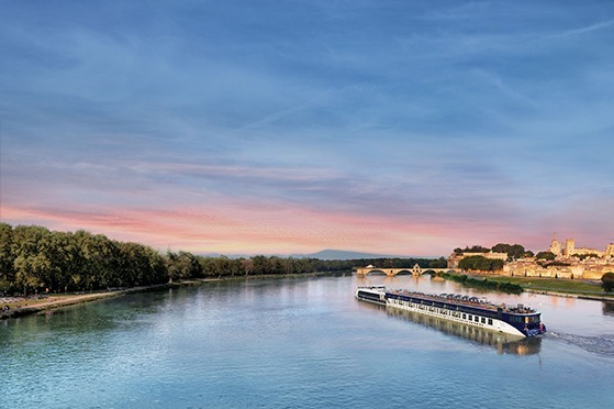 AmaWaterways and Smithsonian Journeys announce alliance