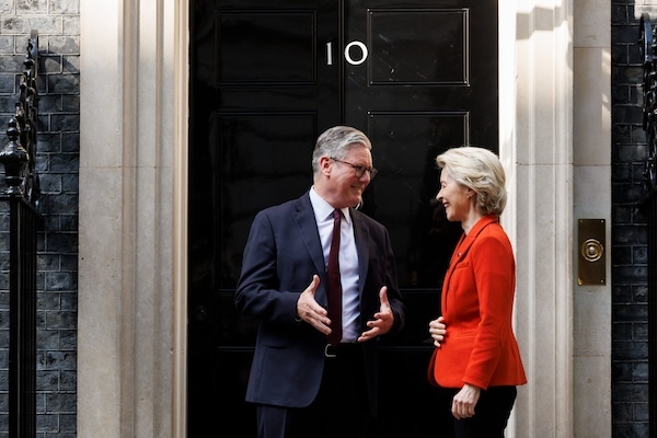 Industry welcomes new UK-EU agreements on e-gates and youth mobility