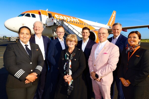 EasyJet to open three-aircraft base at Newcastle airport next year