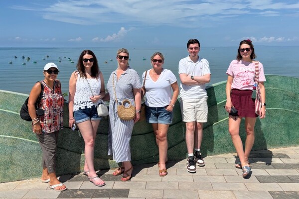 Sailing Club Resorts hosts agent fam with Vietnam Airlines