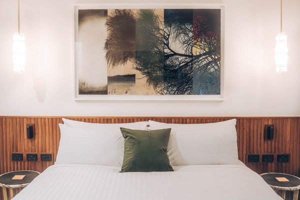 Boutique hotel brings luxury to Tasmania's wild west