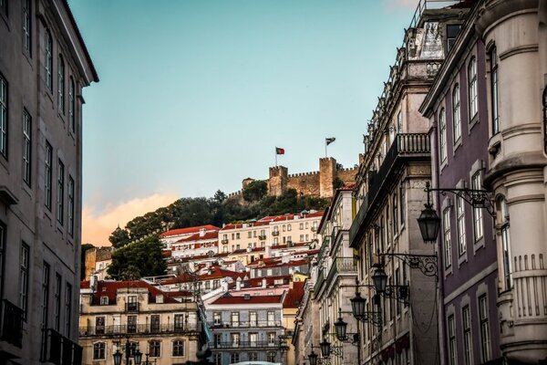 Portuguese baggage handlers to stage second in series of four-day summer strikes